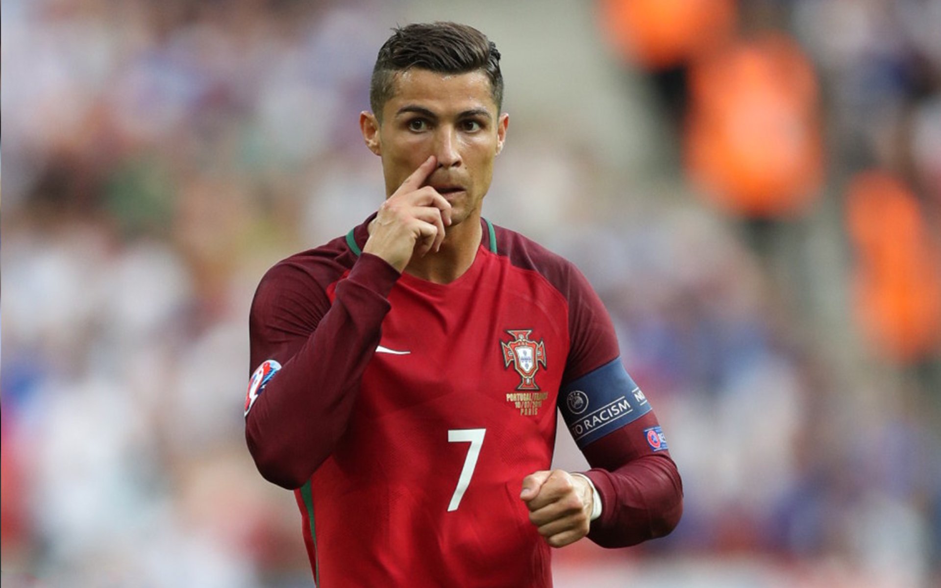 强硬防守球队用身体碾压对手,防守强硬的球员